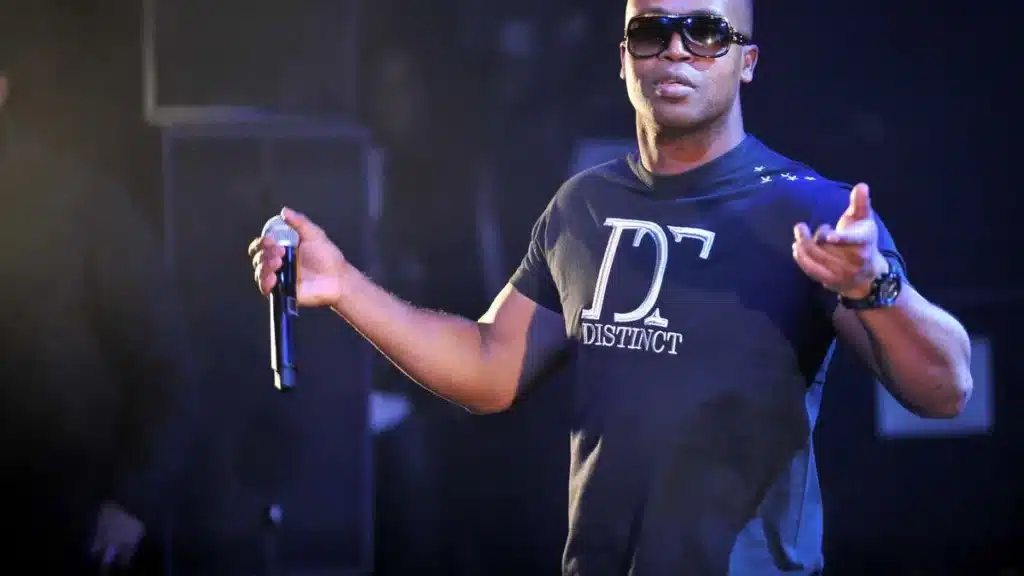 Rohff contre-attaque violemment
