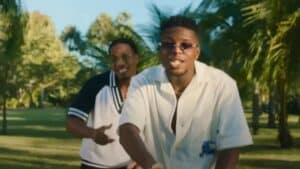 Les deux rappeurs font étalage de leur talent respectif sur la chanson Coco.